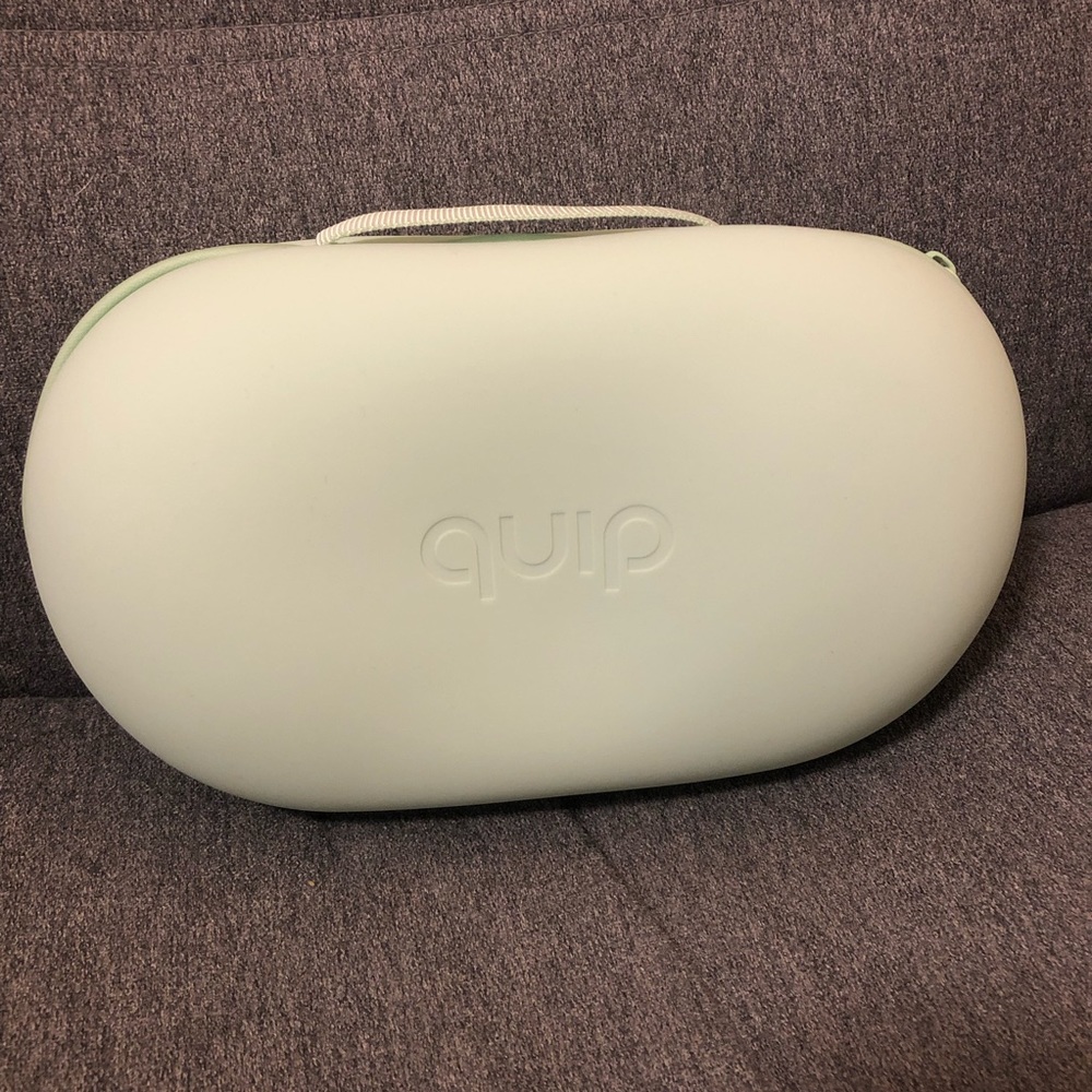 Quip toiletry bag mint green